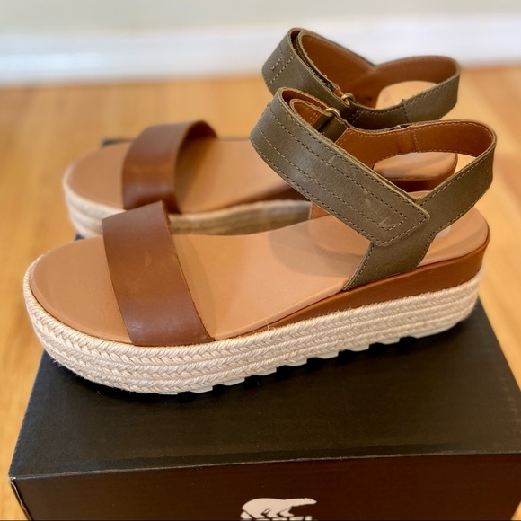 Cameron Flatform Sandal - Picture 3 of 5